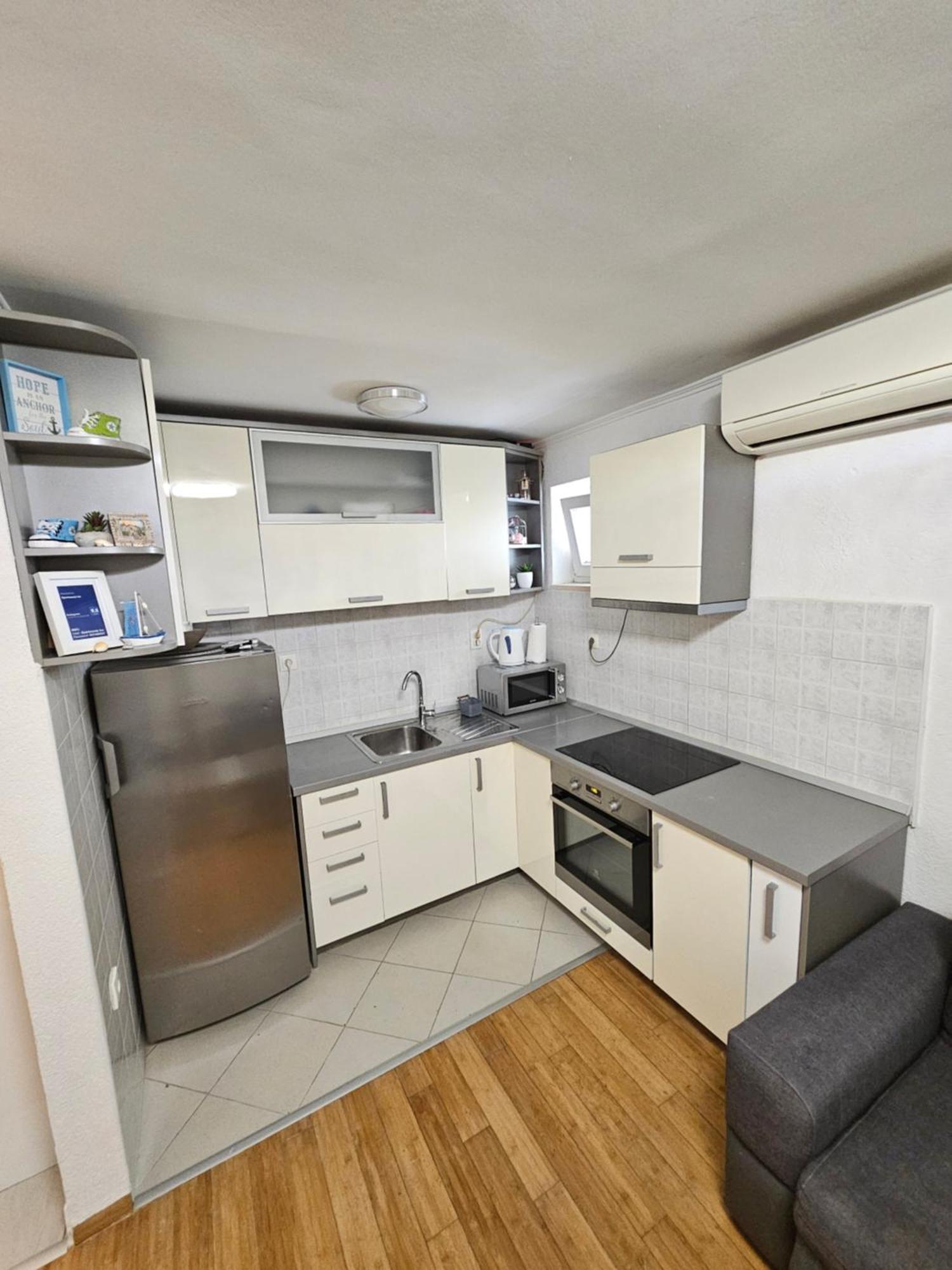 Apartments Iva Макарська Екстер'єр фото
